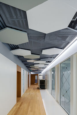 Natural Wood Venner Fiberglass Ceiling Acoustic Panel Thermal Insulation For Hall